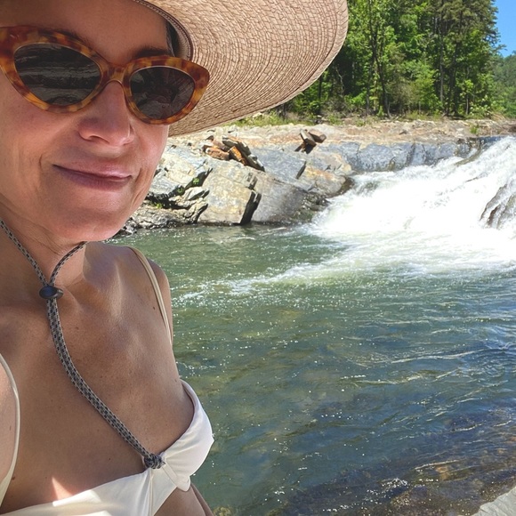 Meet Your Posher- Lisa Tacker - Picture 6 of 7